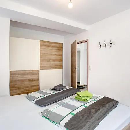 In Schustes Apartment